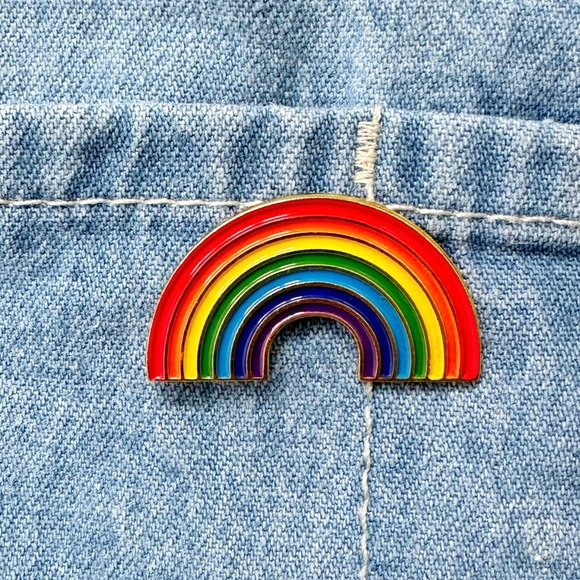 Rainbow Enamel Pin - Picture 4 of 4